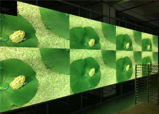 2880 hz HD Küçük Piksel Aralığı LED Ekran Tam Renkli LED Poster 12 Ay Garanti